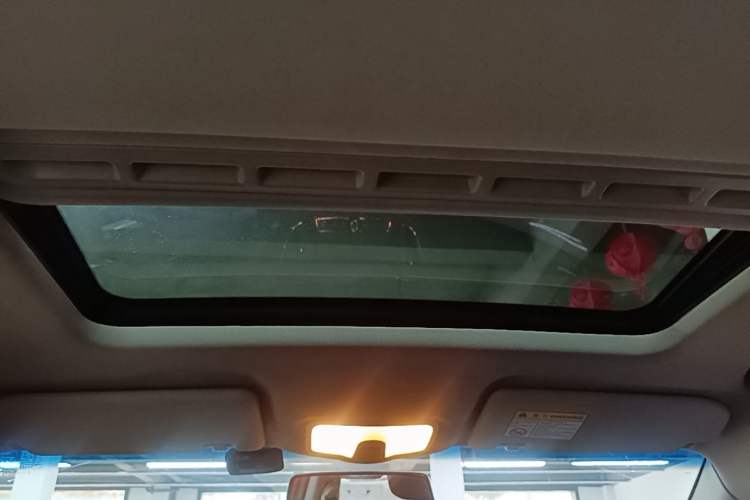 Used Roewe 360 2017 1.5L Automatic Luxury Edition Headliner