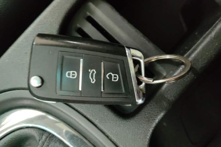Used Roewe 360 2017 1.5L Automatic Luxury Edition Interior 1