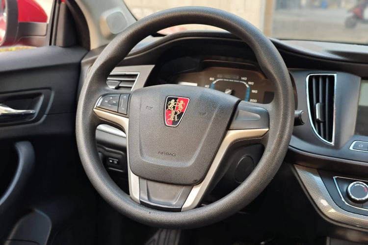 Used Roewe 360 2017 1.5L Automatic Luxury Edition Interior 3
