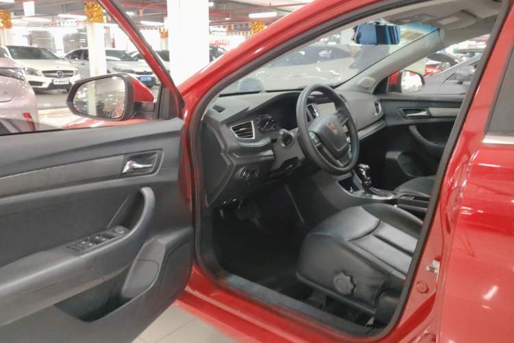 Used Roewe 360 2017 1.5L Automatic Luxury Edition Interior 3