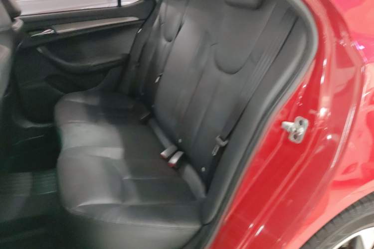 Used Roewe 360 2017 1.5L Automatic Luxury Edition Interior 4