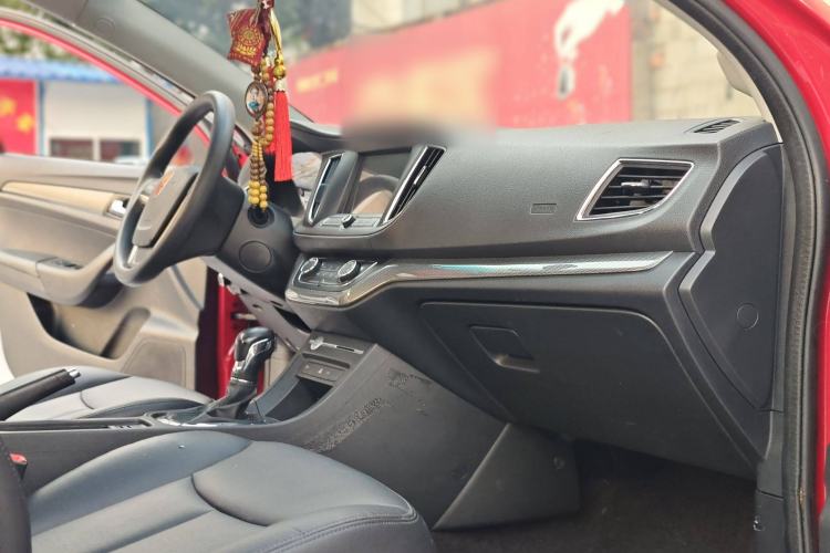Used Roewe 360 2017 1.5L Automatic Luxury Edition Interior 9