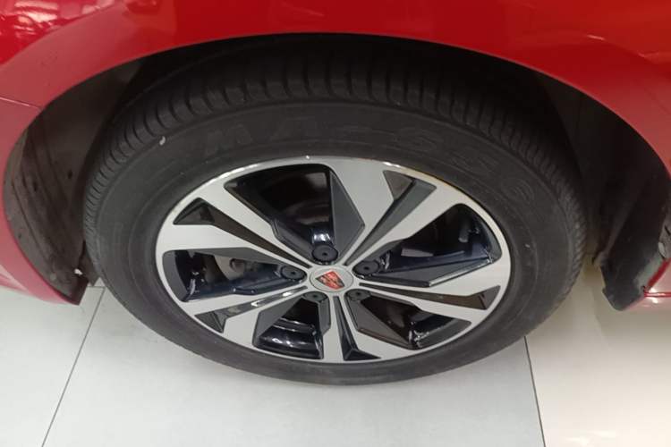 Used Roewe 360 2017 1.5L Automatic Luxury Edition Left Front Wheel Hub