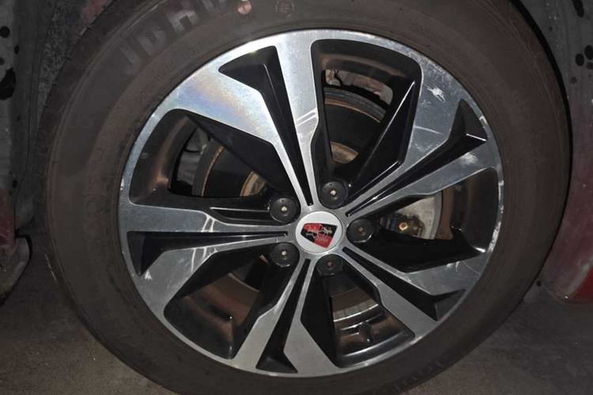 Used Roewe 360 2017 1.5L Automatic Luxury Edition Right Front Wheel Hub
