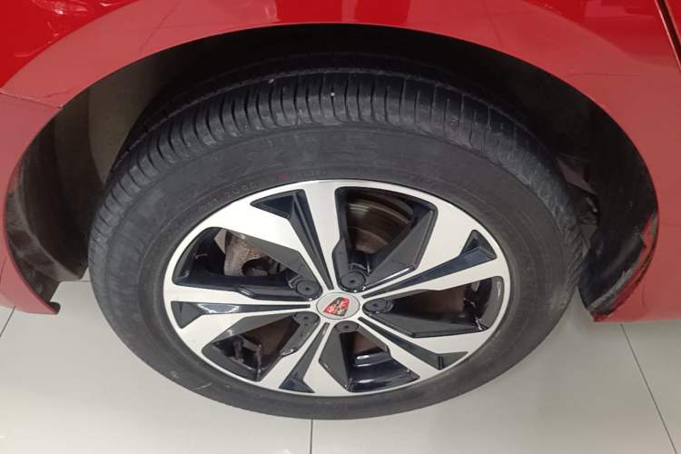 Used Roewe 360 2017 1.5L Automatic Luxury Edition Right Rear Wheel Hub