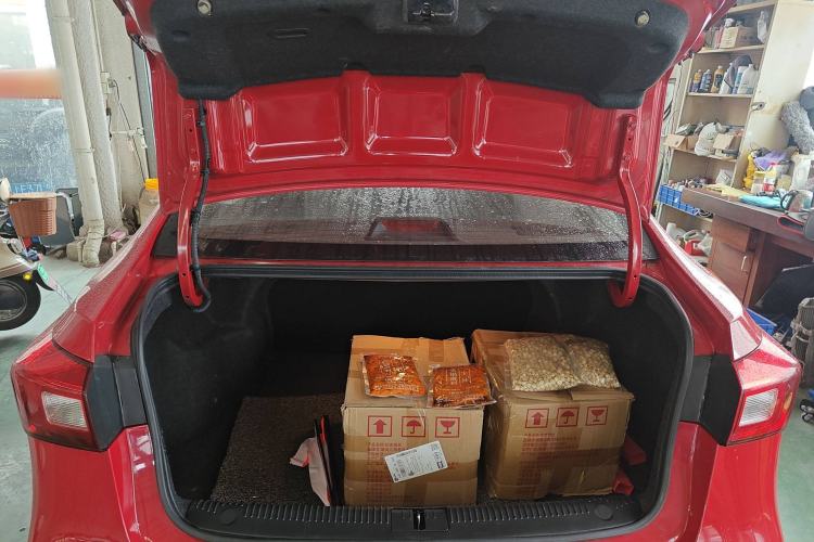 Used Roewe 360 2017 1.5L Automatic Luxury Edition Trunk