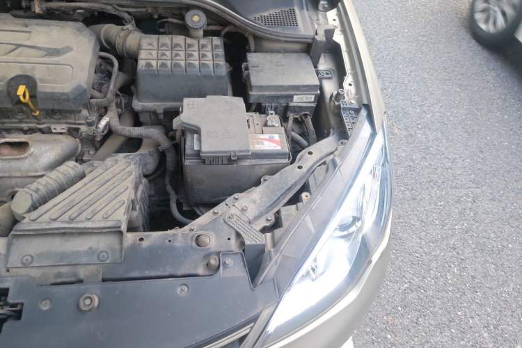 Used Roewe 360 2017 1.5L Manual Luxury Edition Engine Bay Left