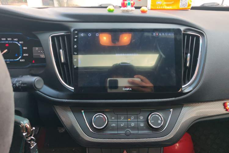 Used Roewe 360 2017 1.5L Manual Luxury Edition Audio And AC Panel