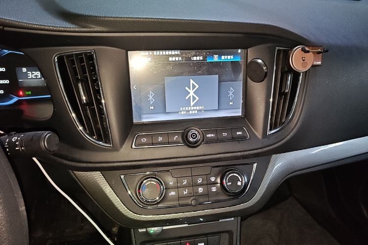 Used Roewe 360 2017 1.5L Automatic Luxury Edition Audio And AC Panel
