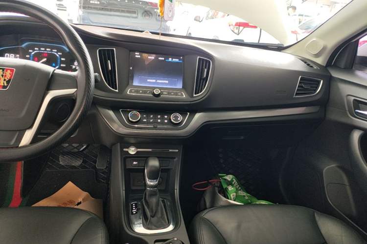 Used Roewe 360 2017 1.5L Automatic Luxury Edition Audio And AC Panel