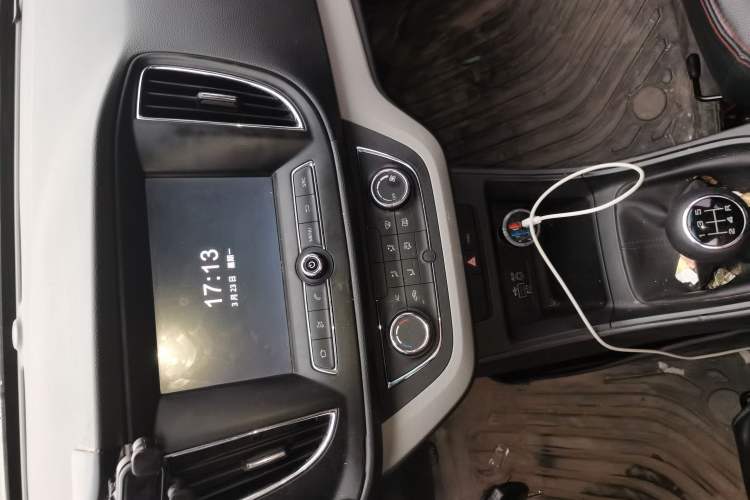 Used Roewe 360 2017 1.5L Manual Smart Screen Version Audio And AC Panel