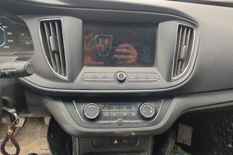 Used Roewe 360 2017 1.5L Manual Luxury Edition Audio And AC Panel