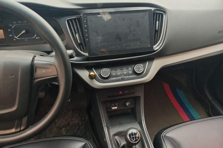 Used Roewe 360 2017 1.5L Manual Elite Edition Audio And AC Panel