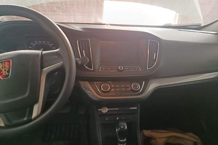 Used Roewe 360 2017 1.5L Automatic Luxury Edition Audio And AC Panel