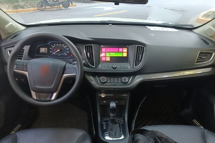 Used Roewe 360 2017 1.5L Automatic Luxury Edition Center Console