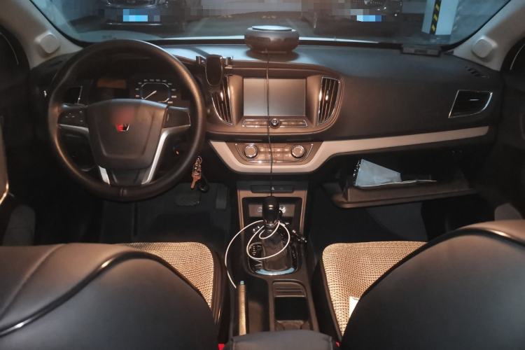 Used Roewe 360 2017 1.5L Automatic Smart Screen Version Center Console