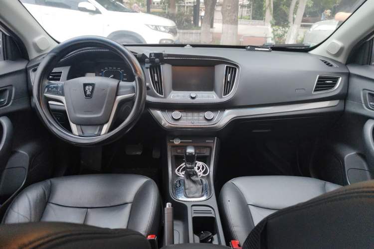 Used Roewe 360 2017 1.5L Automatic Luxury Edition Center Console