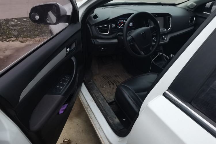 Used Roewe 360 2017 1.5L Manual Smart Screen Version Driver Seat