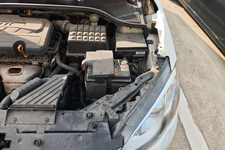 Used Roewe 360 2017 1.5L Manual Luxury Edition Engine Bay Left