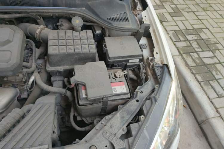 Used Roewe 360 2017 1.5L Automatic Luxury Edition Engine Bay Left