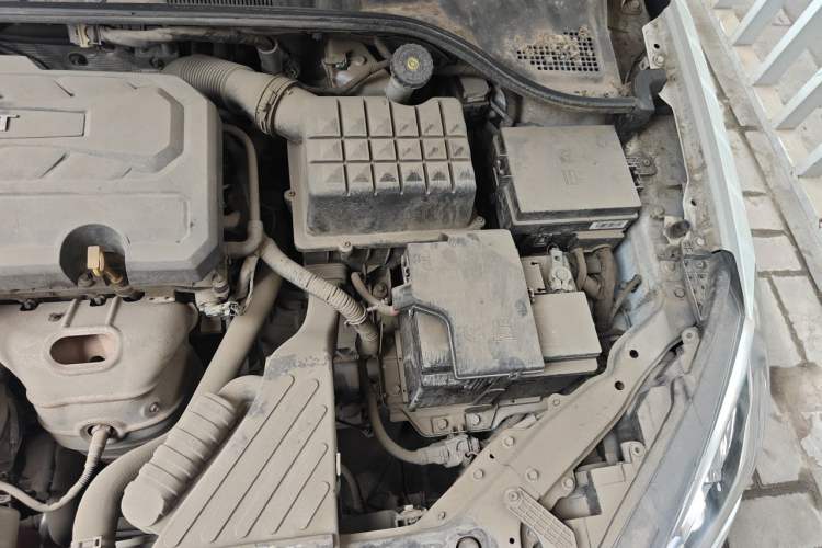 Used Roewe 360 2017 1.5L Automatic Luxury Edition Engine Bay Left