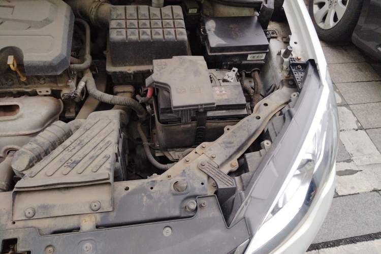 Used Roewe 360 2017 1.5L Automatic Luxury Edition Engine Bay Left