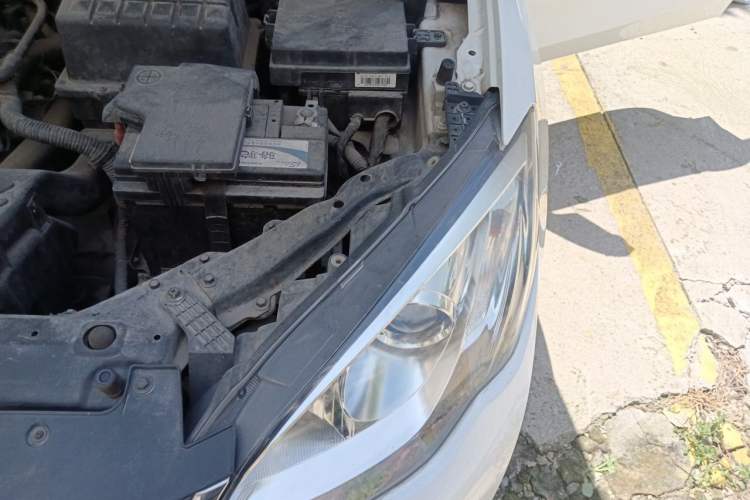 Used Roewe 360 2017 1.5L Automatic Luxury Edition Engine Bay Left