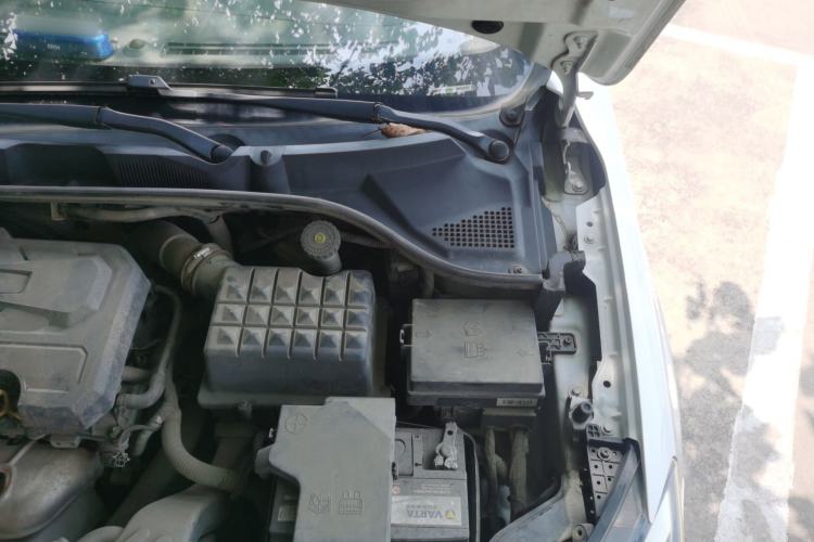 Used Roewe 360 2017 1.5L Automatic Luxury Edition Engine Bay Left
