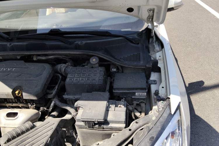 Used Roewe 360 2017 1.5L Automatic Luxury Edition Engine Bay Left