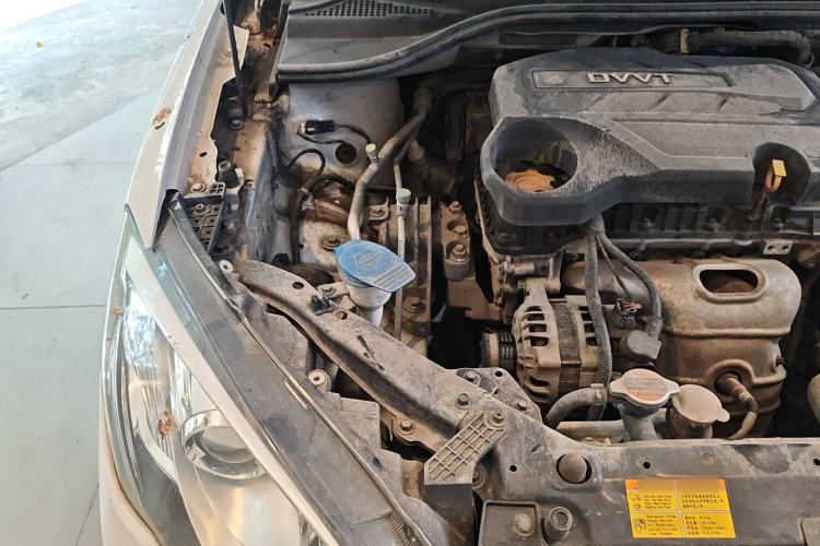 Used Roewe 360 2017 1.5L Manual Luxury Edition Engine Bay Right