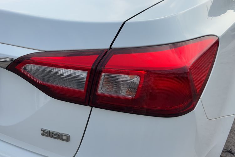 Used Roewe 360 2017 1.5L Automatic Luxury Edition Exterior 3
