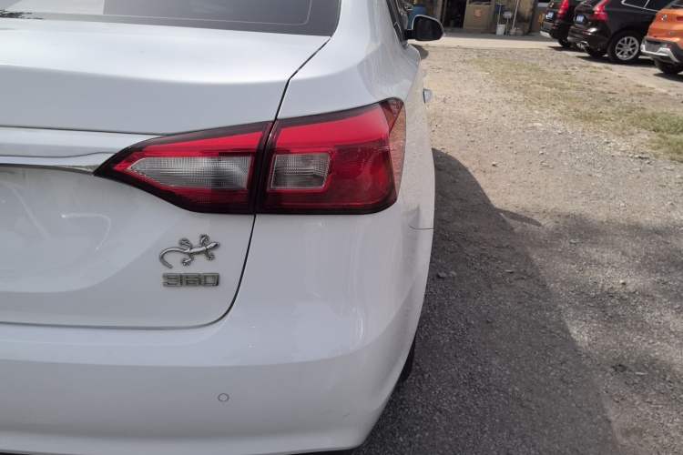 Used Roewe 360 2017 1.5L Automatic Luxury Edition Exterior 3