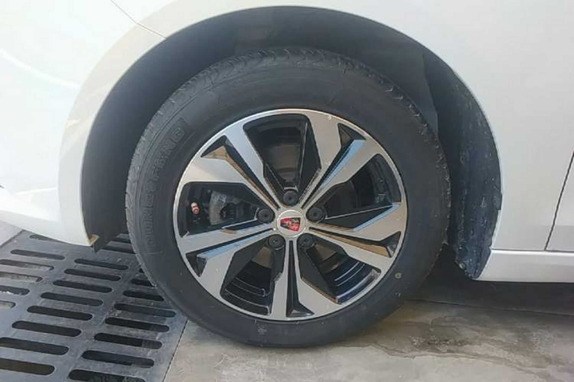 Used Roewe 360 2017 1.5L Automatic Luxury Edition Exterior 4