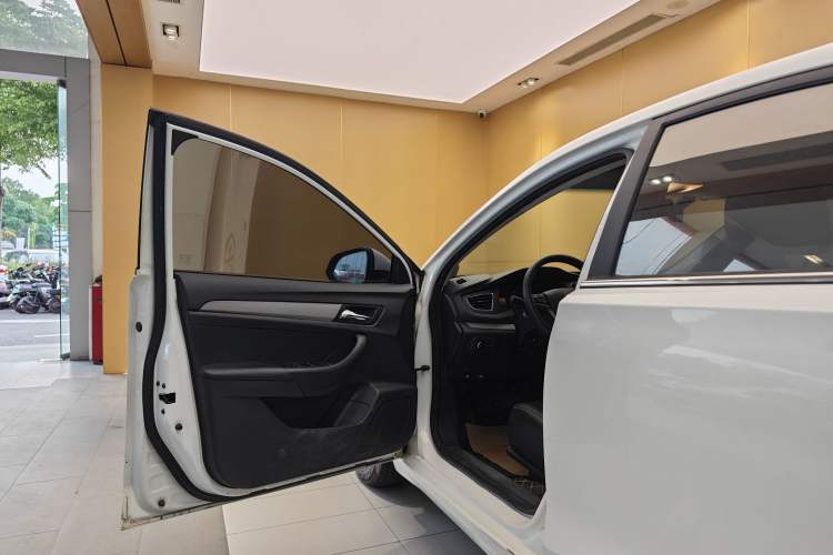 Used Roewe 360 2017 1.5L Automatic Smart Screen Version Exterior 6