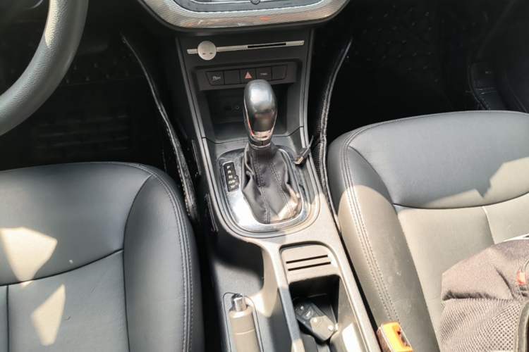 Used Roewe 360 2017 1.5L Automatic Luxury Edition Gear Lever