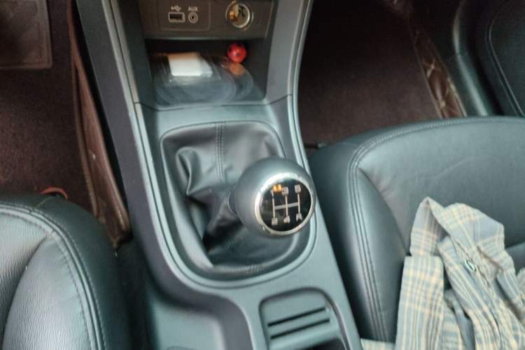 Used Roewe 360 2017 1.5L Manual Luxury Edition Gear Lever