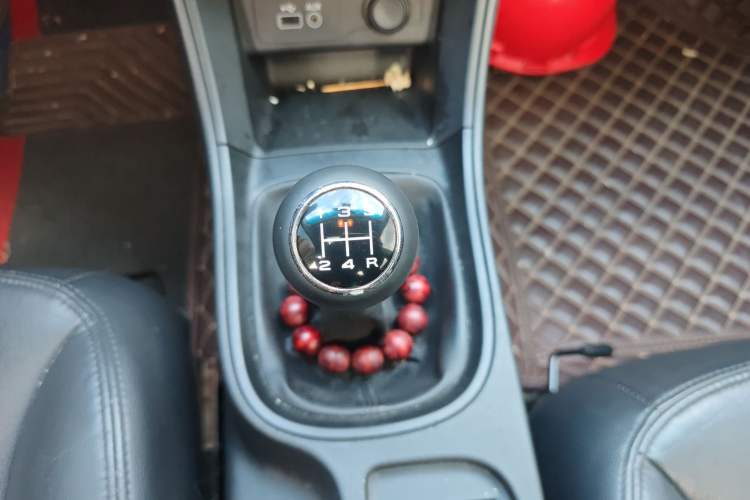 Used Roewe 360 2017 1.5L Manual Luxury Edition Gear Lever