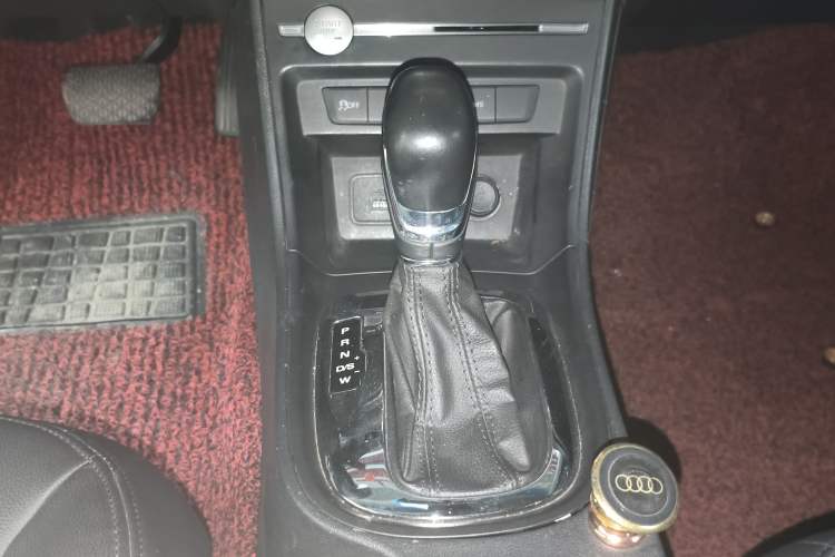 Used Roewe 360 2017 1.5L Automatic Luxury Edition Gear Lever