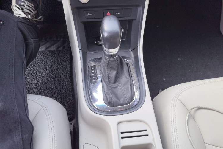 Used Roewe 360 2017 1.5L Automatic Luxury Edition Gear Lever