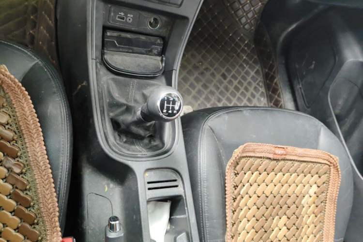 Used Roewe 360 2017 1.5L Manual Luxury Edition Gear Lever