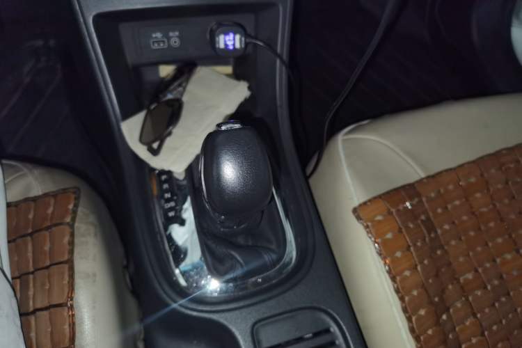 Used Roewe 360 2017 1.5L Automatic Smart Screen Version Gear Lever