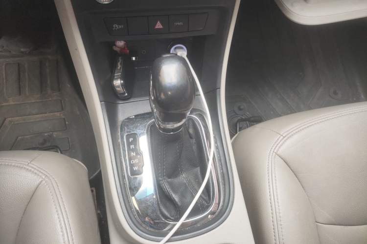 Used Roewe 360 2017 1.5L Automatic Luxury Edition Gear Lever