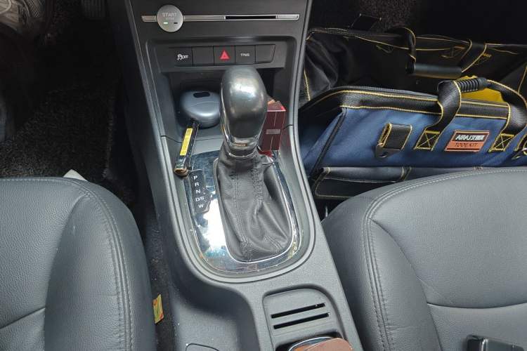 Used Roewe 360 2017 1.5L Automatic Luxury Edition Gear Lever