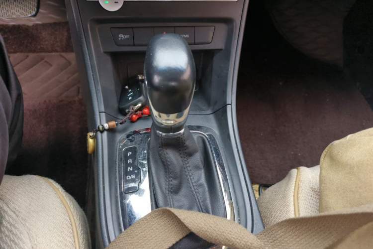 Used Roewe 360 2017 1.5L Automatic Luxury Edition Gear Lever