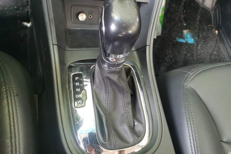 Used Roewe 360 2017 1.5L Automatic Luxury Edition Gear Lever