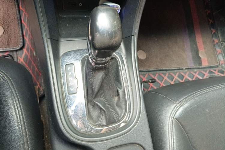 Used Roewe 360 2017 1.5L Automatic Luxury Edition Gear Lever