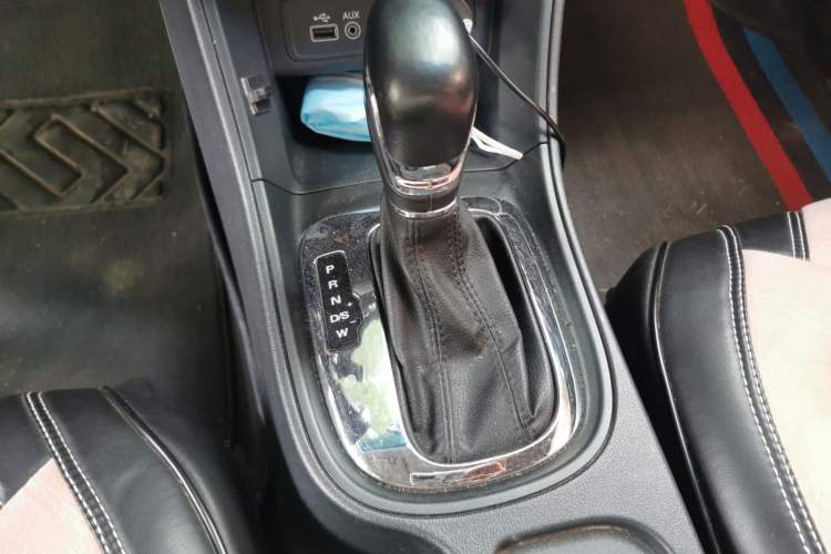 Used Roewe 360 2017 1.5L Automatic Smart Screen Version Gear Lever