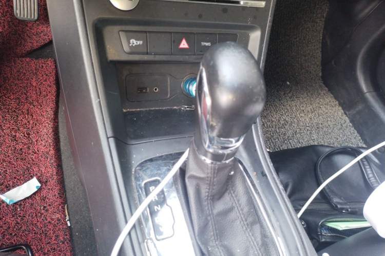 Used Roewe 360 2017 1.5L Automatic Luxury Edition Gear Lever