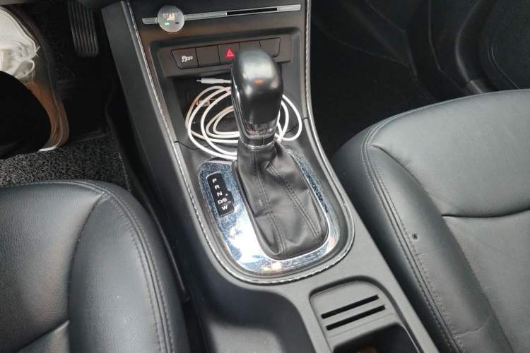 Used Roewe 360 2017 1.5L Automatic Luxury Edition Gear Lever