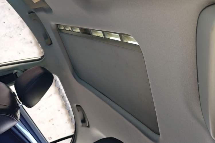 Used Roewe 360 2017 1.5L Automatic Luxury Edition Headliner